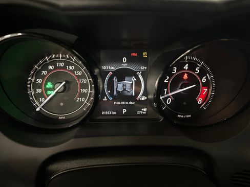 Used 2018 Jaguar F-TYPE R image 9