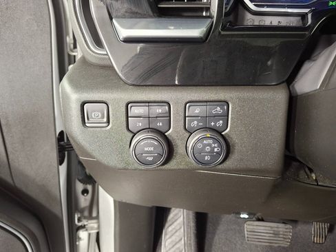 Used 2022 Chevrolet Silverado 1500 LTZ w/ LTZ Premium Package image 15