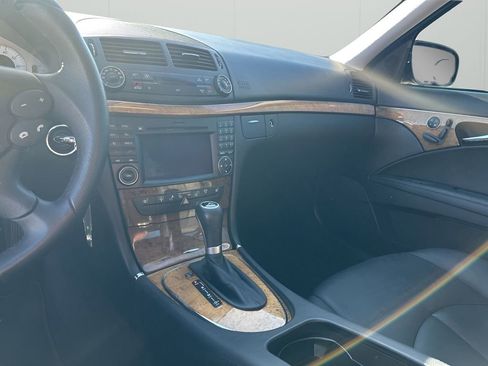 Used 2009 Mercedes-Benz E 350 Sedan image 35