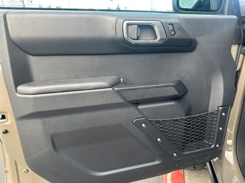 Used 2025 Ford Bronco Badlands image 10