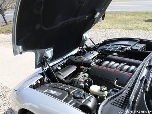 Used 2001 Chevrolet Corvette Convertible w/ Preferred Equipment Group2 RWD image 37