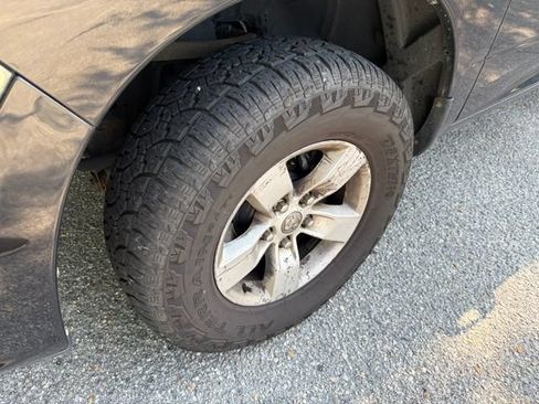 Used 2019 RAM 1500 Express AWD/4WD image 9