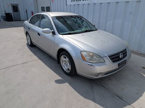 Used 2002 Nissan Altima 2.5 S FWD image 6
