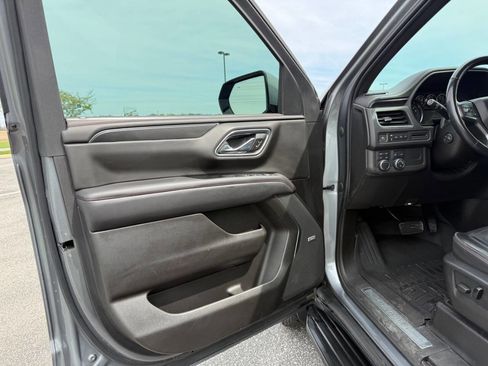 Used 2021 Chevrolet Suburban RST w/ Luxury Package AWD/4WD image 11