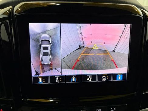 Used 2023 Chevrolet Traverse High Country AWD/4WD image 55