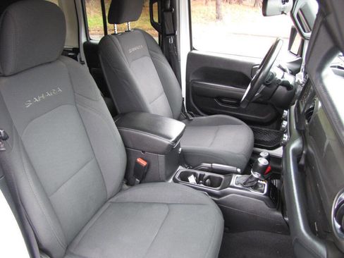 Used 2021 Jeep Wrangler Unlimited Sahara image 36