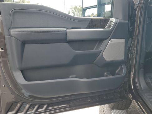 Certified 2024 Ford F250 Lariat w/ Lariat Ultimate Package image 18