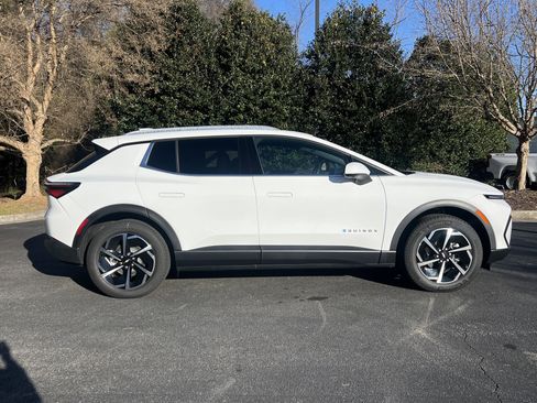 New 2026 Chevrolet Equinox EV LT image 10