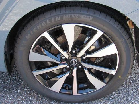 New 2025 Nissan Sentra SV w/ SV Premium Package image 7