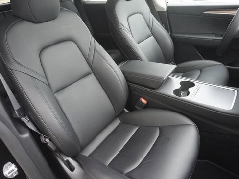 Used 2023 Tesla Model Y Long Range image 23