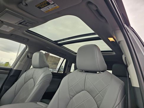 New 2026 Toyota Highlander Platinum AWD/4WD image 10
