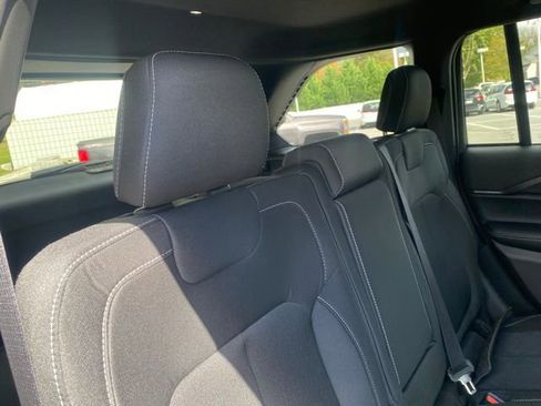 New 2025 Jeep Grand Cherokee Laredo X w/ Luxury Tech Group I image 32