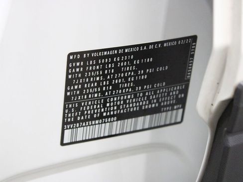 Used 2022 Volkswagen Tiguan SE image 17