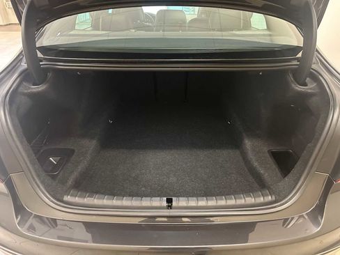 Used 2018 BMW M550i xDrive image 31