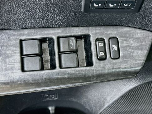 Used 2017 Toyota RAV4 Platinum FWD image 15
