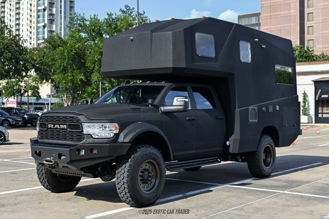 Used 2024 RAM 5500 4x4 Crew Cab image 14