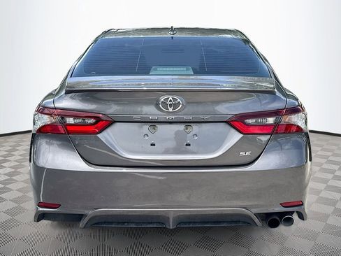 Used 2022 Toyota Camry SE FWD image 7