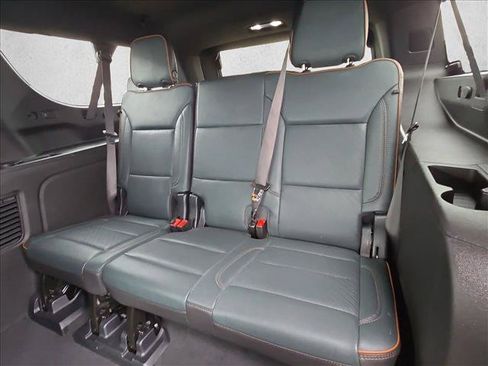 Used 2025 GMC Yukon XL AT4 w/ AT4 Premium Package AWD/4WD image 19