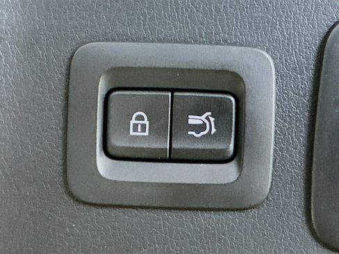 Used 2024 MAZDA CX-90 Plug-In Hybrid w/ Premium Pkg image 32