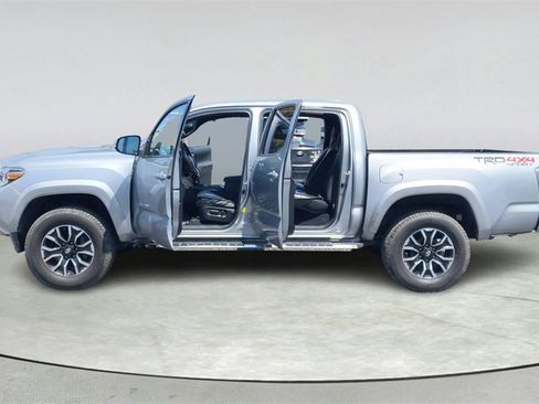 Used 2020 Toyota Tacoma TRD Sport image 12