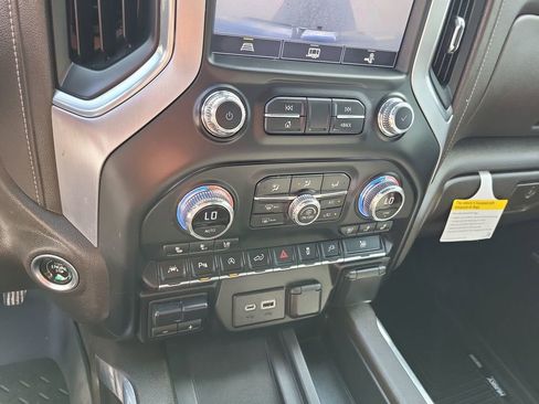 Used 2021 GMC Sierra 1500 SLT image 16