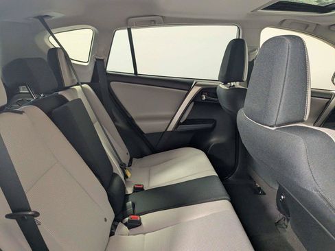 Used 2018 Toyota RAV4 XLE FWD image 32