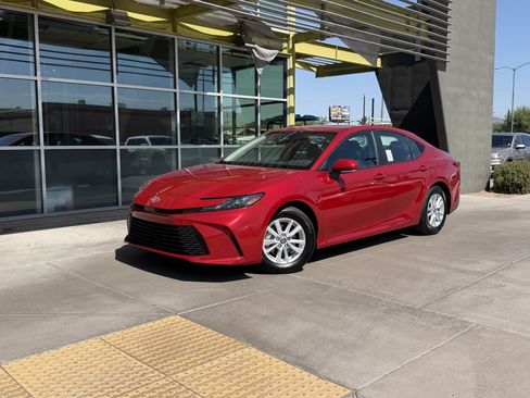 Used 2025 Toyota Camry LE FWD image 1