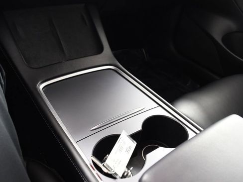 Used 2023 Tesla Model 3 Standard Range image 30