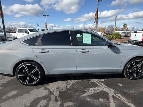 Used 2023 Honda Accord Sport image 3