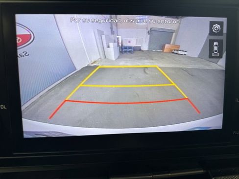 Used 2022 Kia Carnival LX image 39