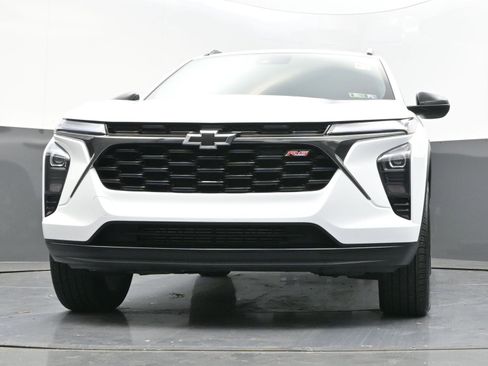 Certified 2025 Chevrolet Trax RS w/ Driver Confidence Package FWD image 40