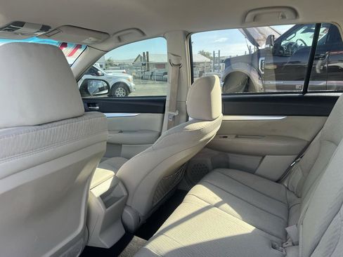 Used 2011 Subaru Outback 2.5i Premium AWD/4WD image 8