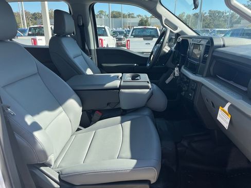 New 2026 Ford F250 XL w/ XL Chrome Package image 26