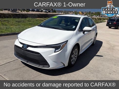 Used 2025 Toyota Corolla LE FWD image 2