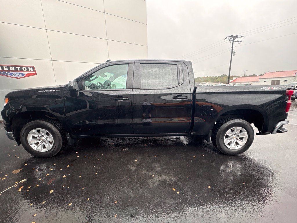 Used 2025 Chevrolet Silverado 1500 LT AWD/4WD image 11