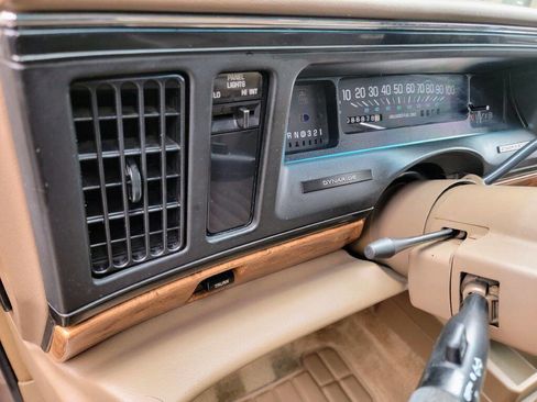 Used 1995 Buick Le Sabre Custom FWD image 10