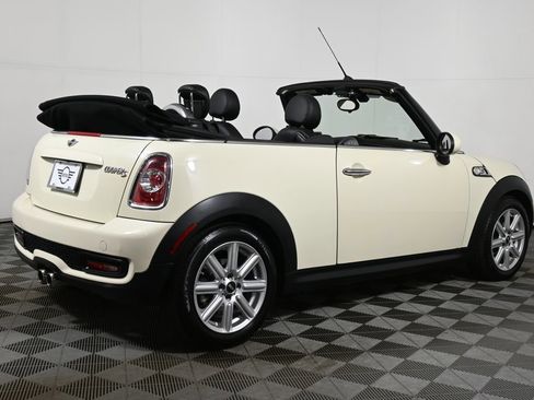 Used 2015 MINI Cooper S image 14