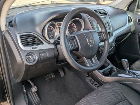 Used 2019 Dodge Journey SE FWD image 32