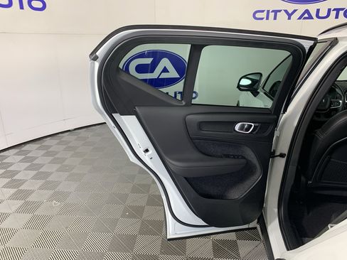 Used 2023 Volvo XC40 B5 Plus AWD/4WD image 30