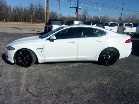 Used 2015 Jaguar XF Sport image 2
