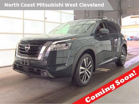Used 2023 Nissan Pathfinder Platinum image 1