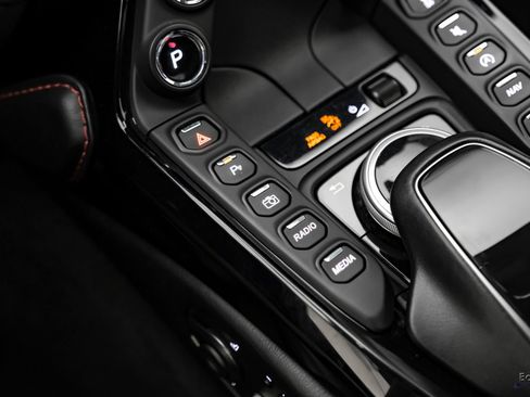 Used 2019 Aston Martin V8 Vantage Coupe RWD image 59