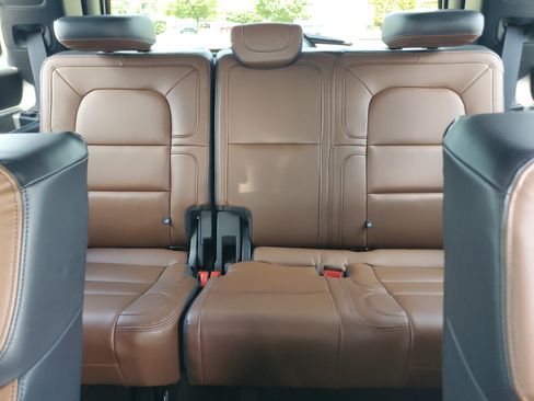 Certified 2023 Lincoln Navigator Reserve AWD/4WD image 20