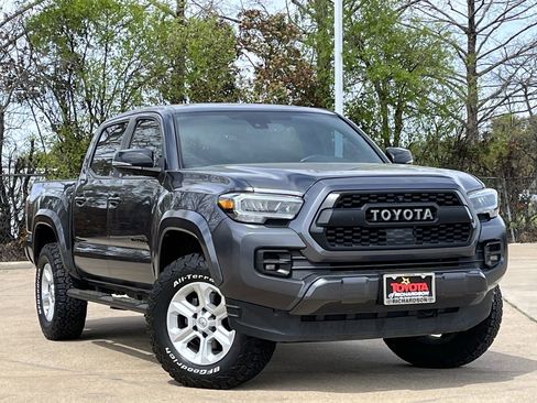 Used 2022 Toyota Tacoma Limited w/ Nightshade Package image 2