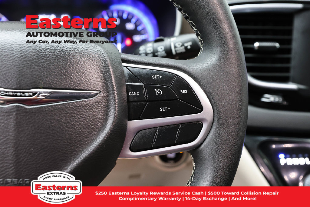 Used 2022 Chrysler Voyager LX FWD image 17
