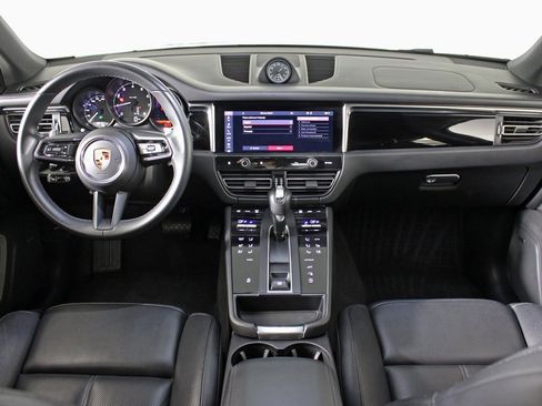 Used 2024 Porsche Macan w/ Premium Plus Package image 19
