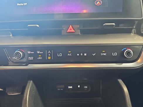 Used 2024 Kia Sportage EX AWD/4WD image 20
