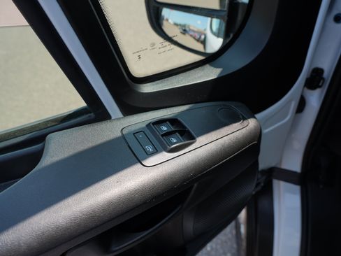 Used 2023 RAM ProMaster 2500 FWD image 17