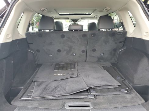 Certified 2021 Nissan Rogue SV w/ Premium Package image 15