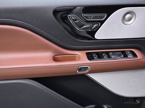 New 2026 Lincoln Aviator Reserve image 23